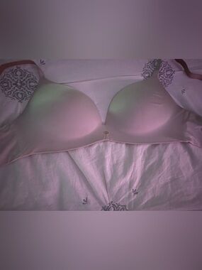 Victoria’s Secret Lightly Lined Wireless Bra – Silver– 34D